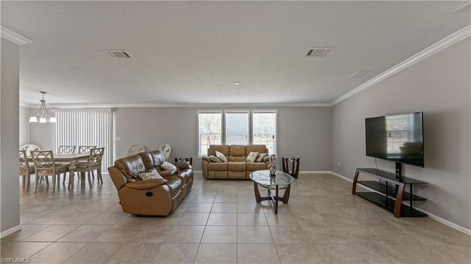 Dining room, Interior, Living room, Pendant Lights, Recessed Lighting