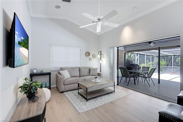 Dining room, Interior, Living room, Recessed Lighting, Wood Texture Flooring