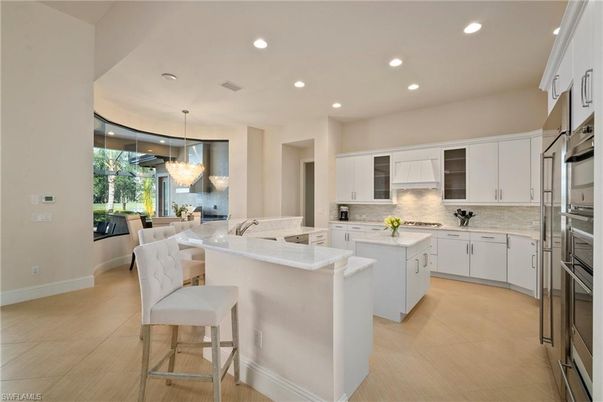 Dining room, Interior, Kitchen, Pendant Lights, Recessed Lighting, Stainless Steel Appliances