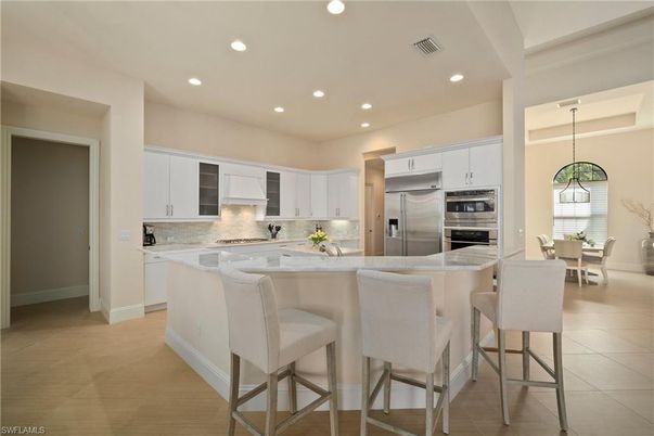 Dining room, Interior, Kitchen, Pendant Lights, Recessed Lighting, Stainless Steel Appliances