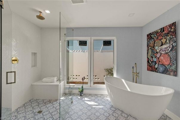 Bathroom, Free Standing Baths, Interior, Recessed Lighting