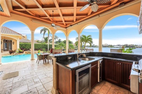 Exterior, Pool, Water