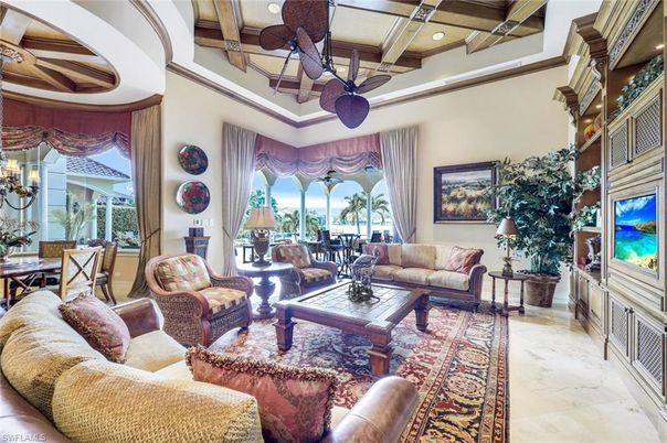 Chandelier, Dining room, Interior, Living room, Recessed Lighting, Wooden Beams