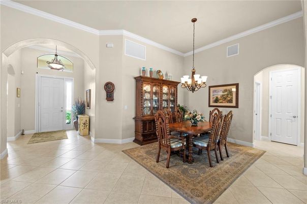 Chandelier, Dining room, Interior, Pendant Lights