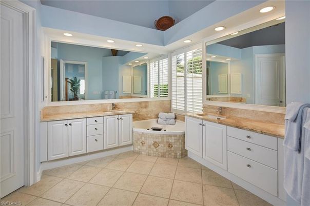 Bathroom, Dual Sink Vanities, Interior, Recessed Lighting