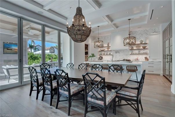 Chandelier, Dining room, Interior, Kitchen, Pendant Lights, Recessed Lighting, Wood Texture Flooring