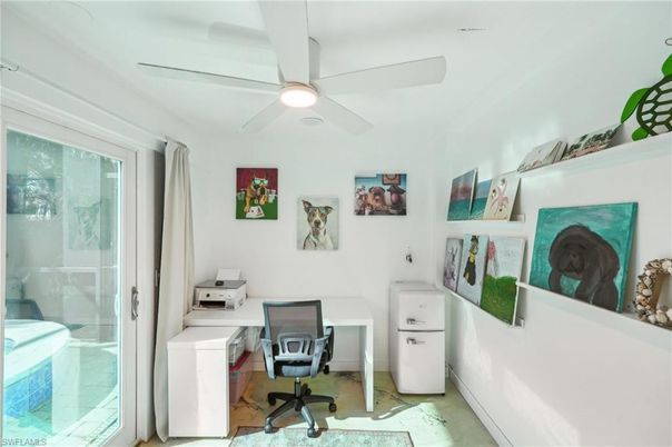 Home Office, Interior