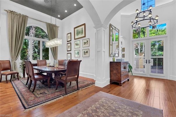 Chandelier, Dining room, Interior, Pendant Lights, Recessed Lighting, Wood Texture Flooring