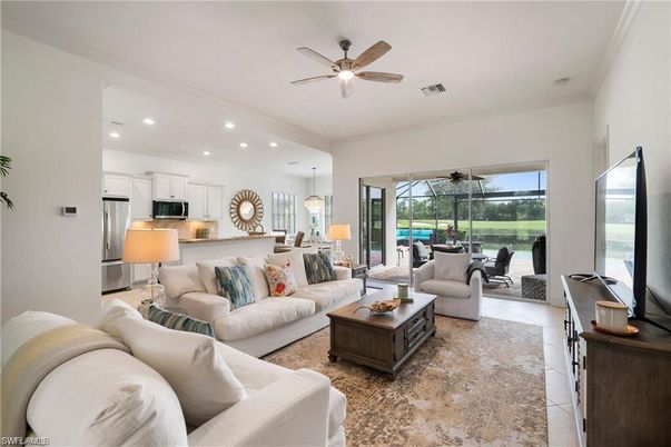 Interior, Kitchen, Living room, Pendant Lights, Recessed Lighting, Stainless Steel Appliances