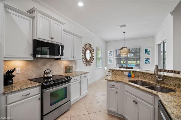 Dining room, Interior, Kitchen, Pendant Lights, Recessed Lighting