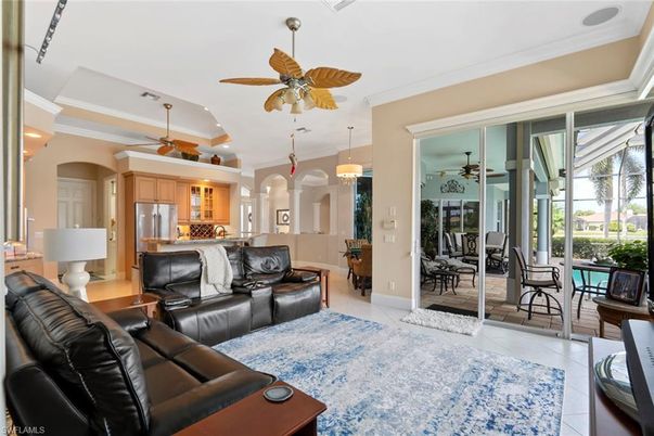 Dining room, Interior, Kitchen, Living room, Pendant Lights, Recessed Lighting, Stainless Steel Appliances