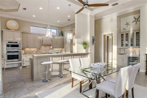 Dining room, Interior, Kitchen, Pendant Lights, Recessed Lighting, Stainless Steel Appliances