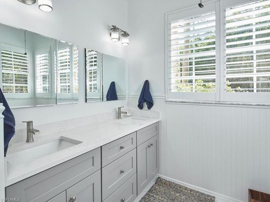 Bathroom, Dual Sink Vanities, Interior