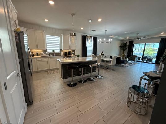 Dining room, Interior, Kitchen, Pendant Lights, Recessed Lighting