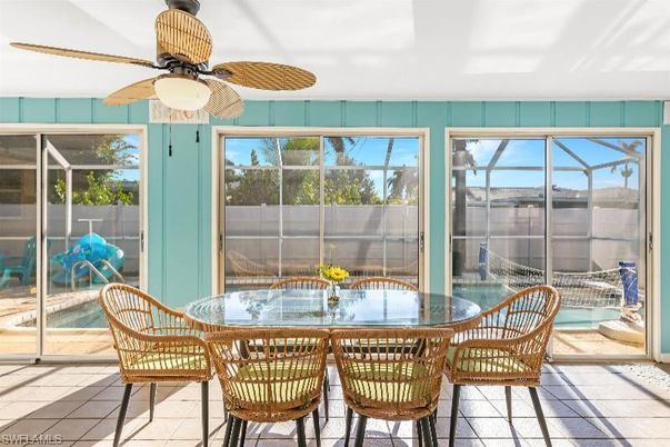 Dining room, Interior, Sun Room