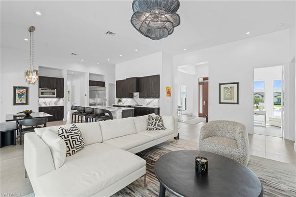 Dining room, Interior, Kitchen, Living room, Pendant Lights, Recessed Lighting, Stainless Steel Appliances