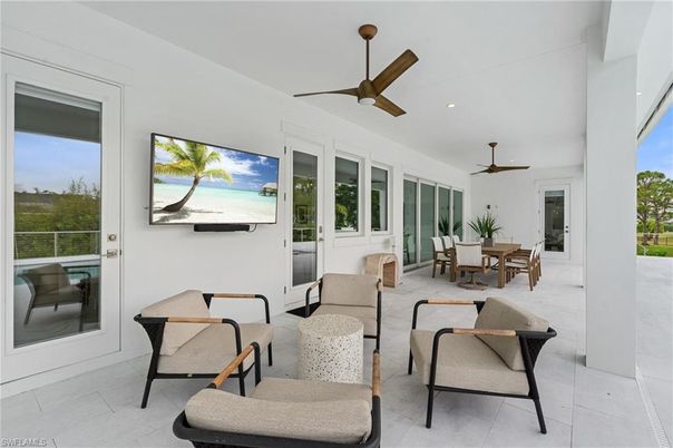 Dining room, Interior, Recessed Lighting