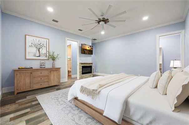 Bedroom, Interior, Recessed Lighting, Wood Texture Flooring