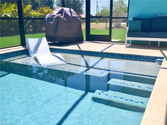 Interior, Pool, Sun Room