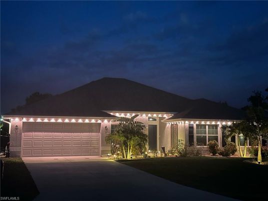 Attached, Exterior, Facade, Modern