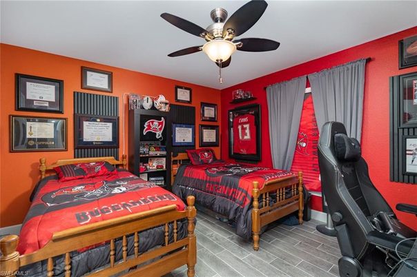 Bedroom, Fitness Equipment, Interior, Wood Texture Flooring