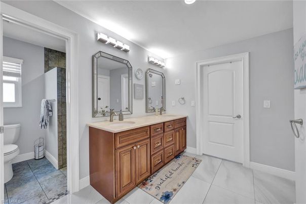 Bathroom, Dual Sink Vanities, Interior, Recessed Lighting