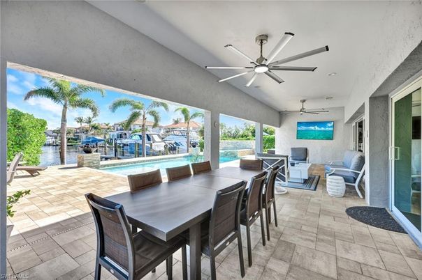 Dining room, Exterior, Pool, Water