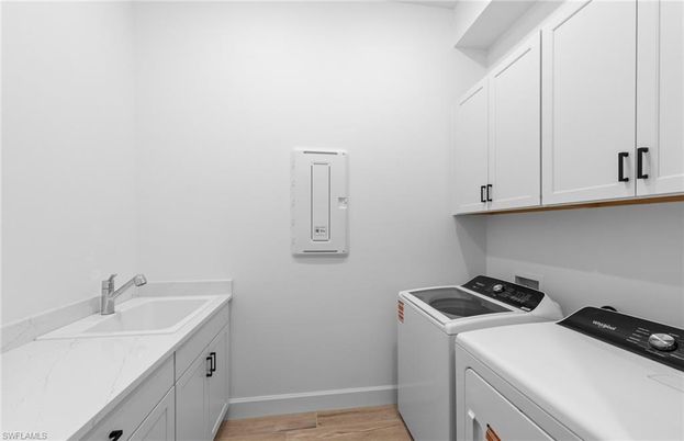 Interior, Washer, Wood Texture Flooring