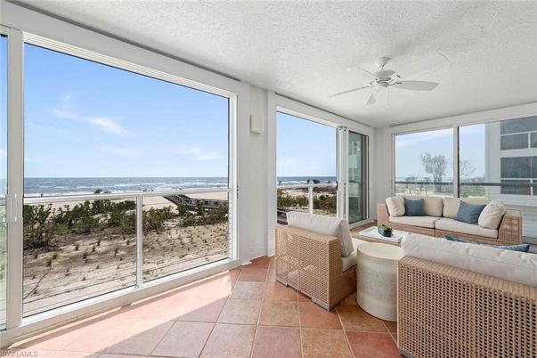 Interior, Living room, Sun Room, Water