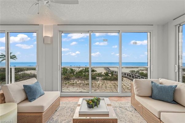 Interior, Living room, Sun Room, Water