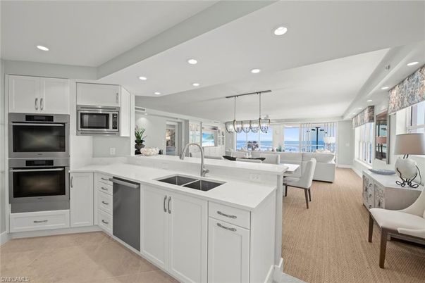 Dining room, Interior, Kitchen, Pendant Lights, Recessed Lighting, Stainless Steel Appliances, Water