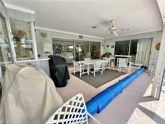 Dining room, Interior