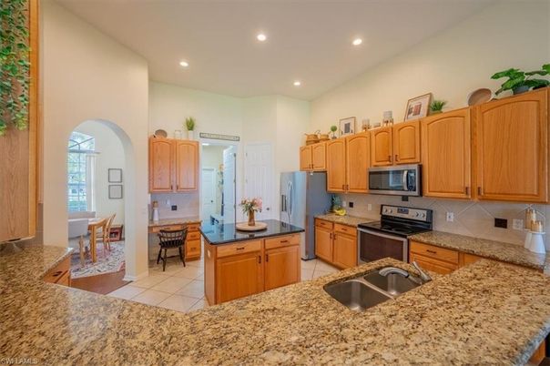 Dining room, Interior, Kitchen, Recessed Lighting