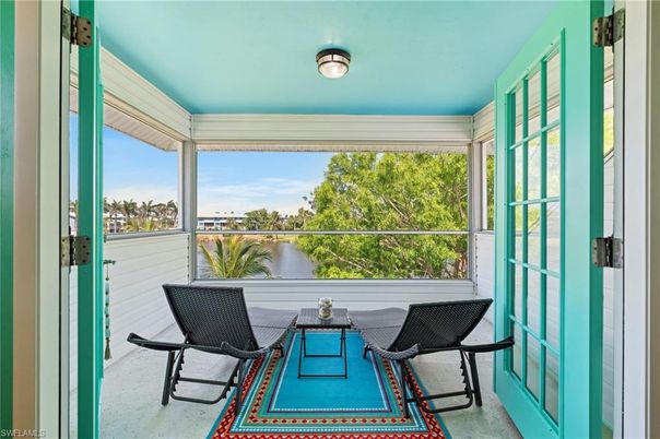 Interior, Sun Room, Water