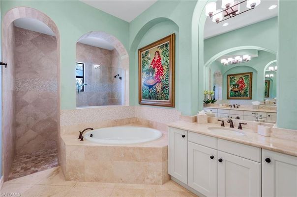Bathroom, Dual Sink Vanities, Interior, Recessed Lighting