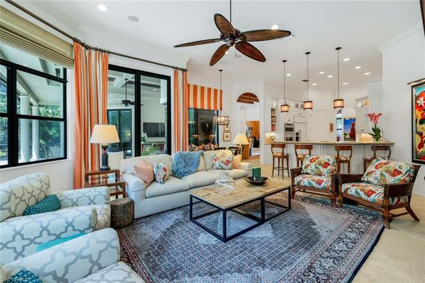 Interior, Kitchen, Living room, Pendant Lights, Recessed Lighting, Stainless Steel Appliances