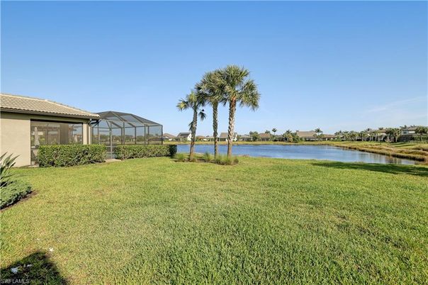 Exterior, Lake