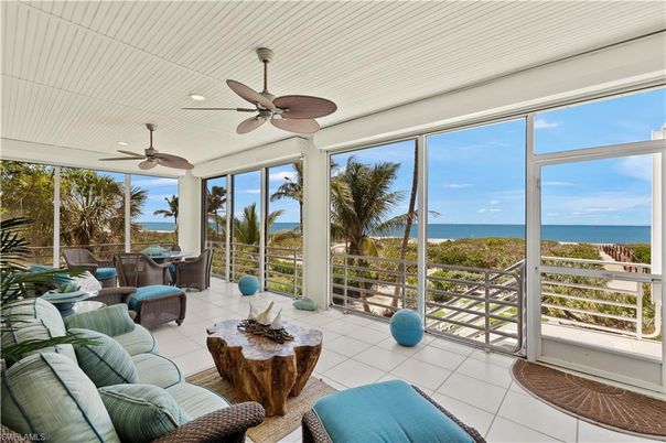 Interior, Living room, Recessed Lighting, Sun Room, Water