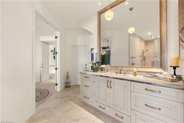 Bathroom, Dual Sink Vanities, Interior, Pendant Lights, Recessed Lighting