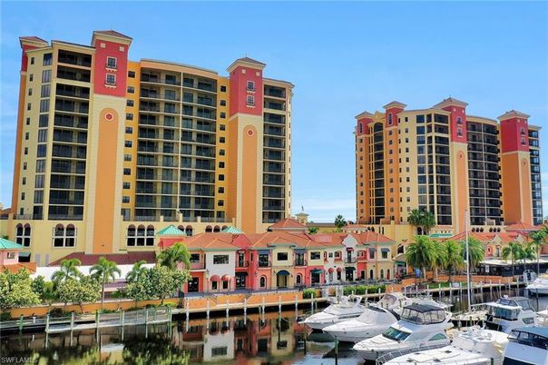 Exterior, Facade, Lake, Condo Building