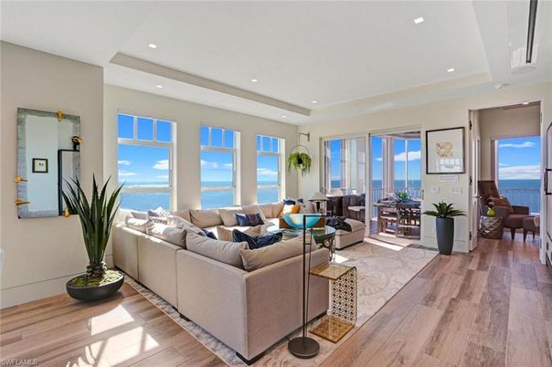 Interior, Living room, Recessed Lighting, Water, Wood Texture Flooring