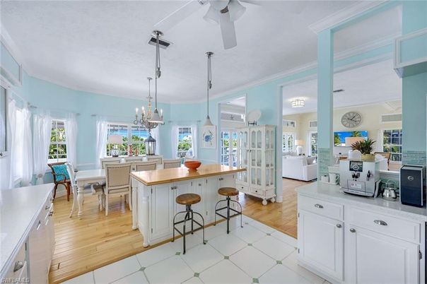 Dining room, Interior, Kitchen, Pendant Lights, Wood Texture Flooring