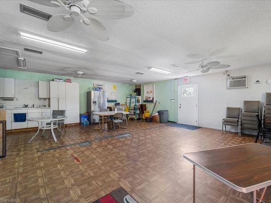 Dining room, Interior