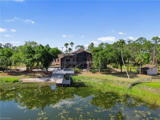 Exterior, Lake