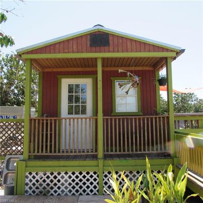 Exterior, Facade, None