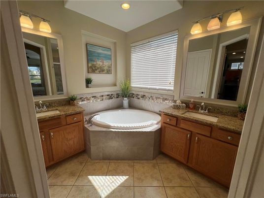Bathroom, Dual Sink Vanities, Interior, Recessed Lighting