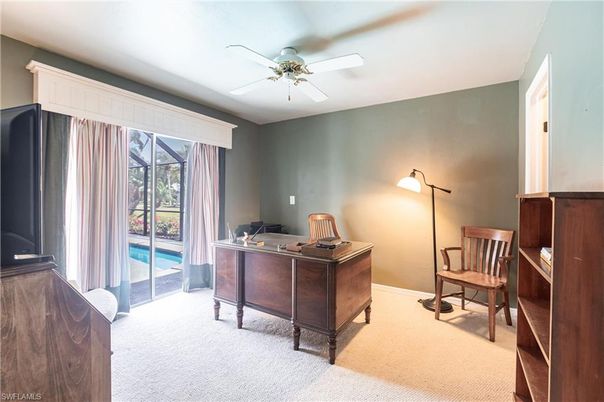 Home Office, Interior