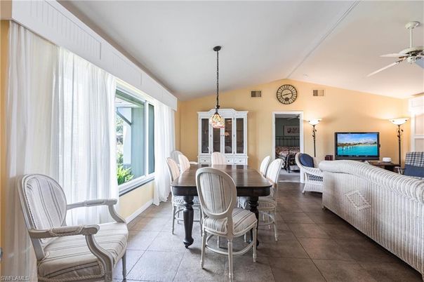 Dining room, Interior, Living room, Pendant Lights