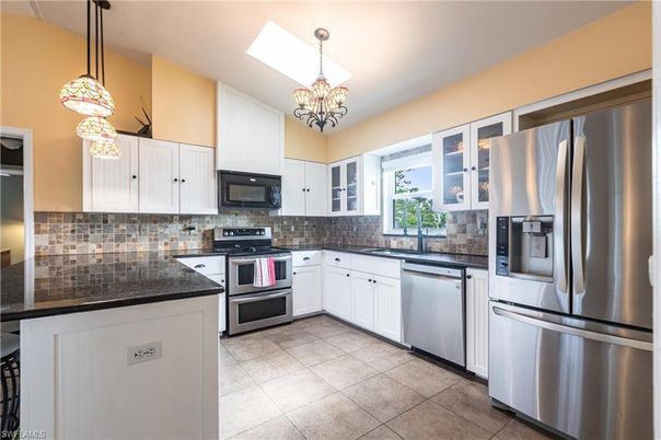 Chandelier, Interior, Kitchen, Pendant Lights, Stainless Steel Appliances