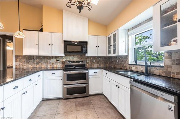 Interior, Kitchen, Pendant Lights, Stainless Steel Appliances